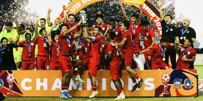 Tim Nasional Indonesia Berselebrasi Usai Mengalahkan Thailand