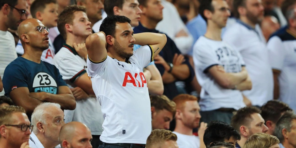 Tottenham Didenda UEFA Akibat Penggemar Lakukan Salam Nazi